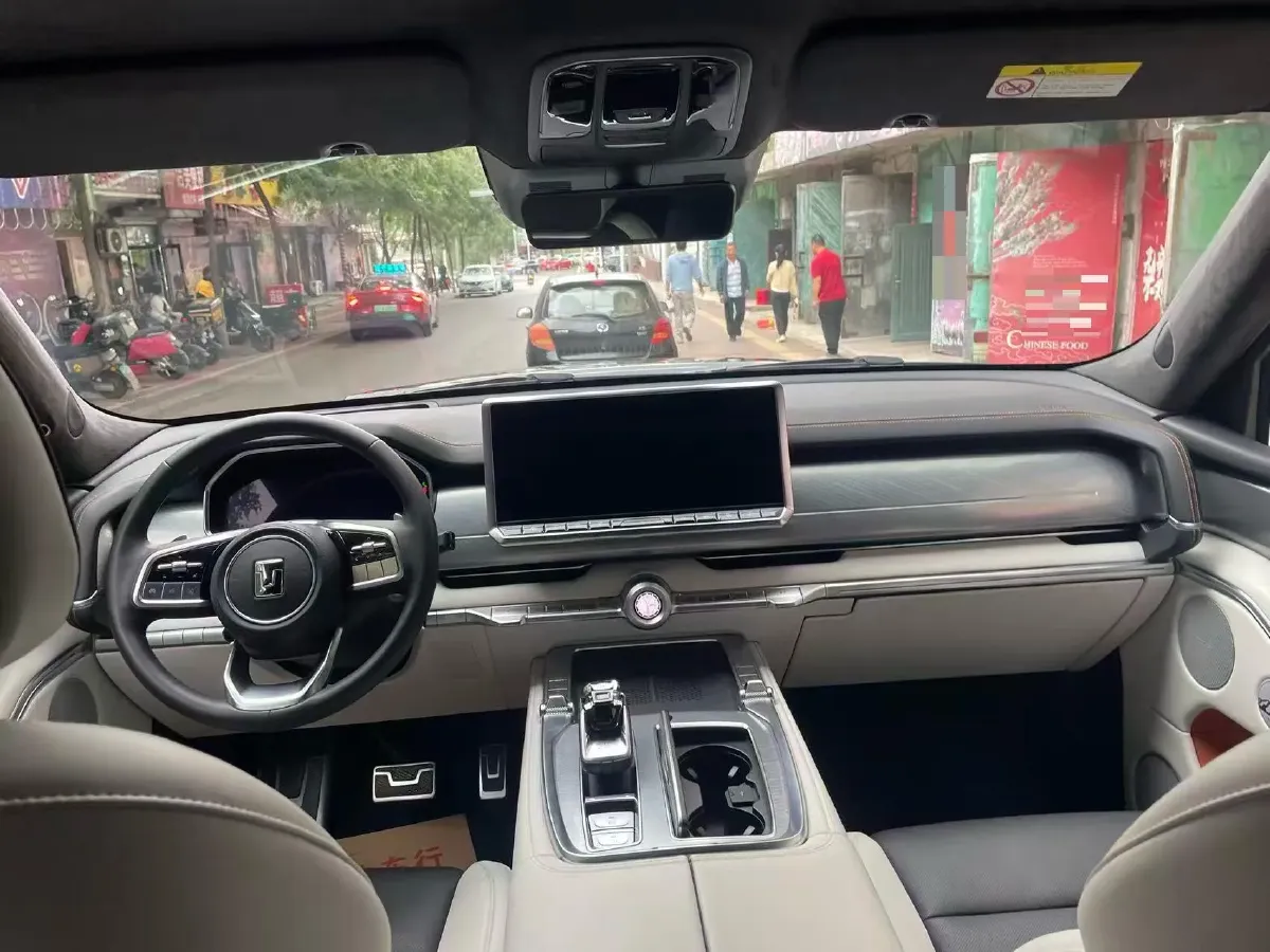 2024 Tank 700 3.0T 360HP V6 9AT PHEV 37.1KWH,autocango,china used car exporter,china ev exporter,chinese used car exporter,chinese used ev exporter