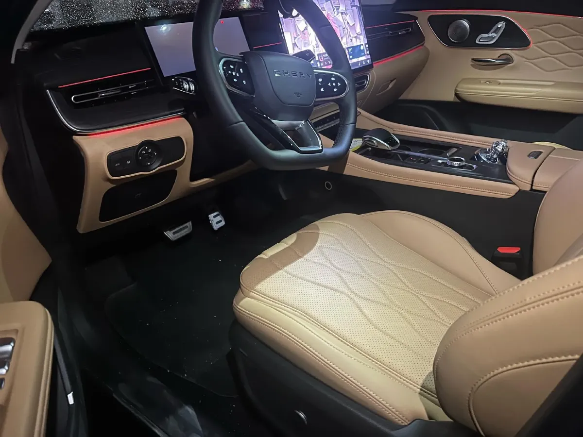 2025 Chery Arrizo 8 Pro 2.0T 254HP L4 7DCT,autocango,china used car exporter,china ev exporter,chinese used car exporter,chinese used ev exporter