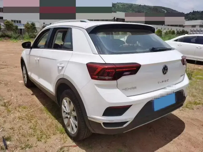 2022 VOLKSWAGEN T-ROC thumbnail 2