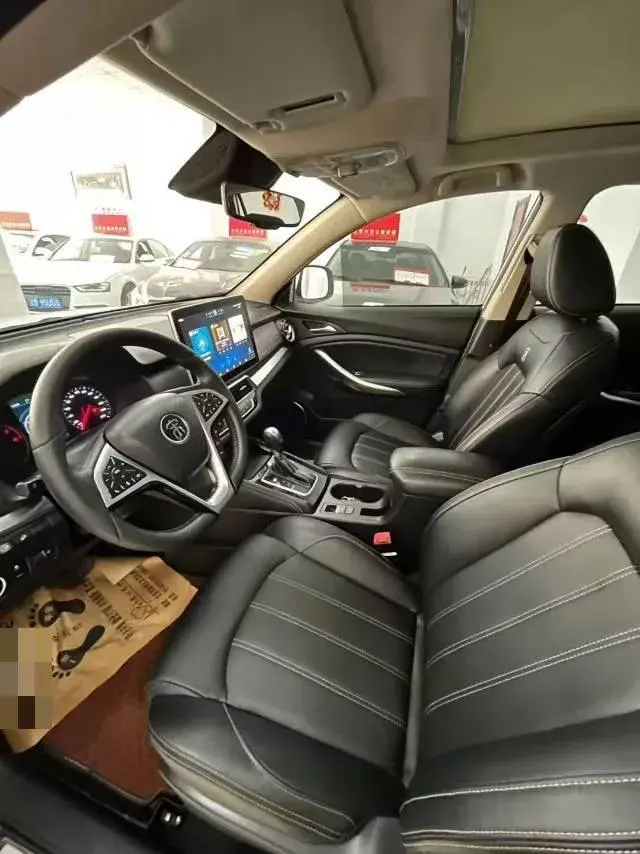 2018 BYD SONG thumbnail 4