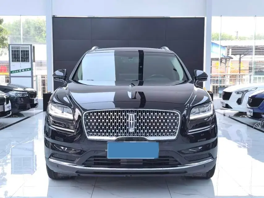 2021 LINCOLN NAUTILUS thumbnail 3