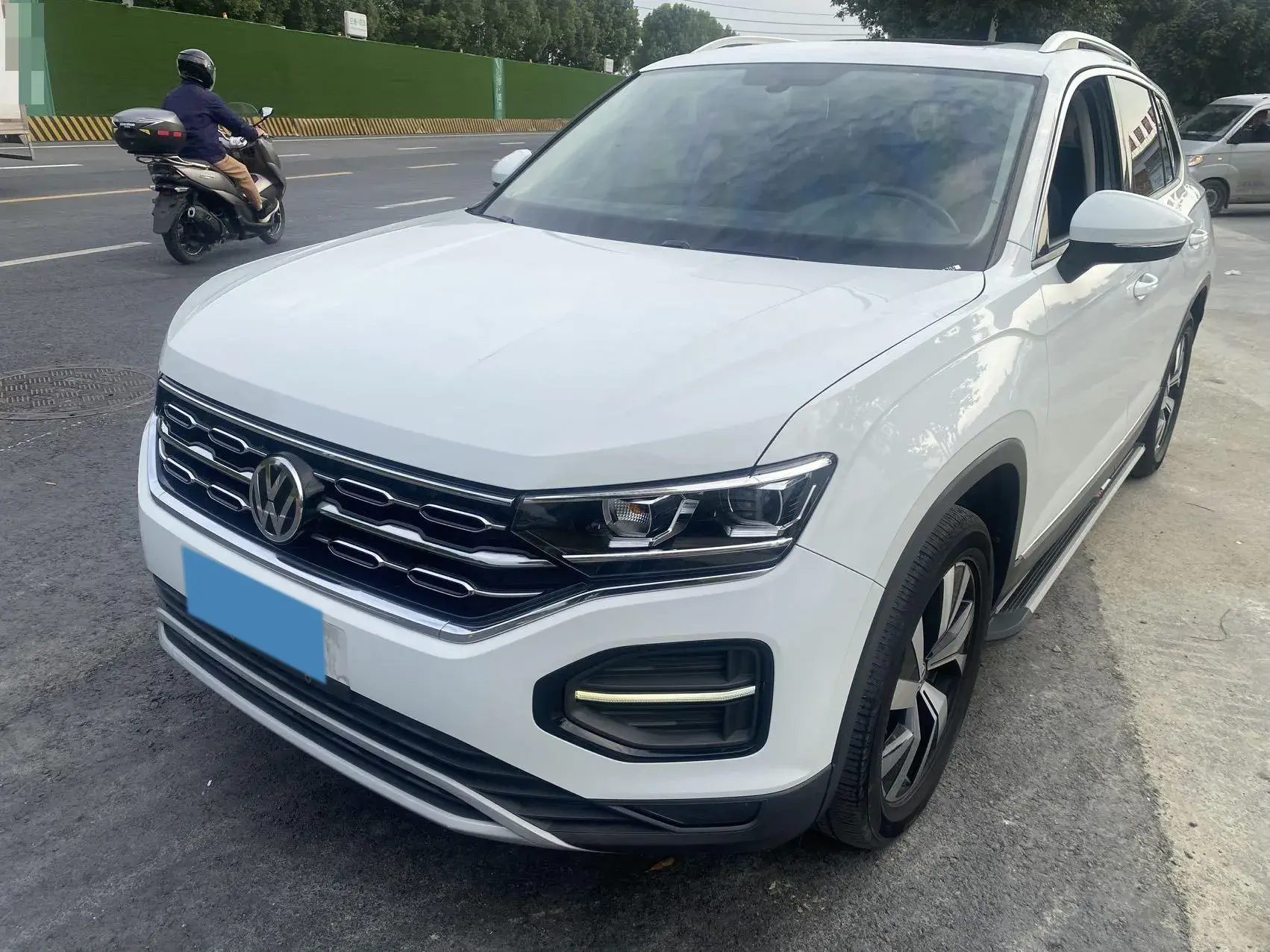 2019 VOLKSWAGEN TAYRON view 1
