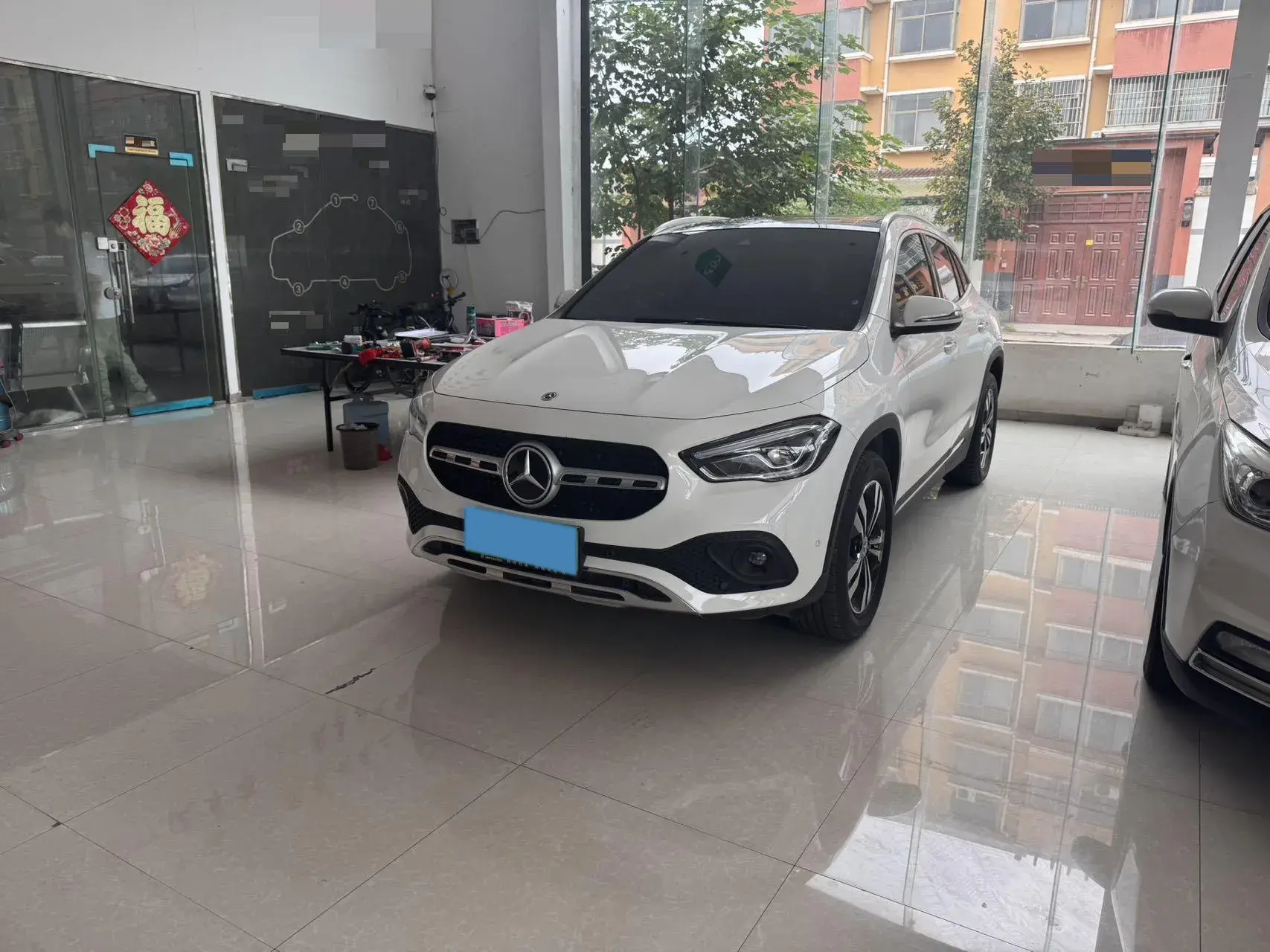 2024 MERCEDES-BENZ GLA view 1