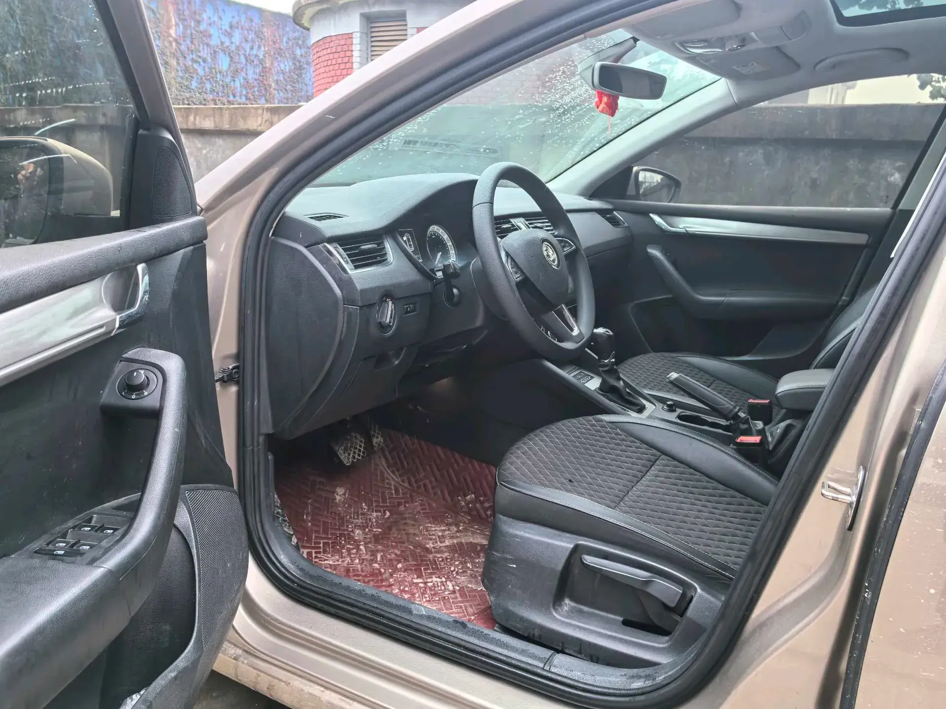 2019 SKODA OCTAVIA thumbnail 4