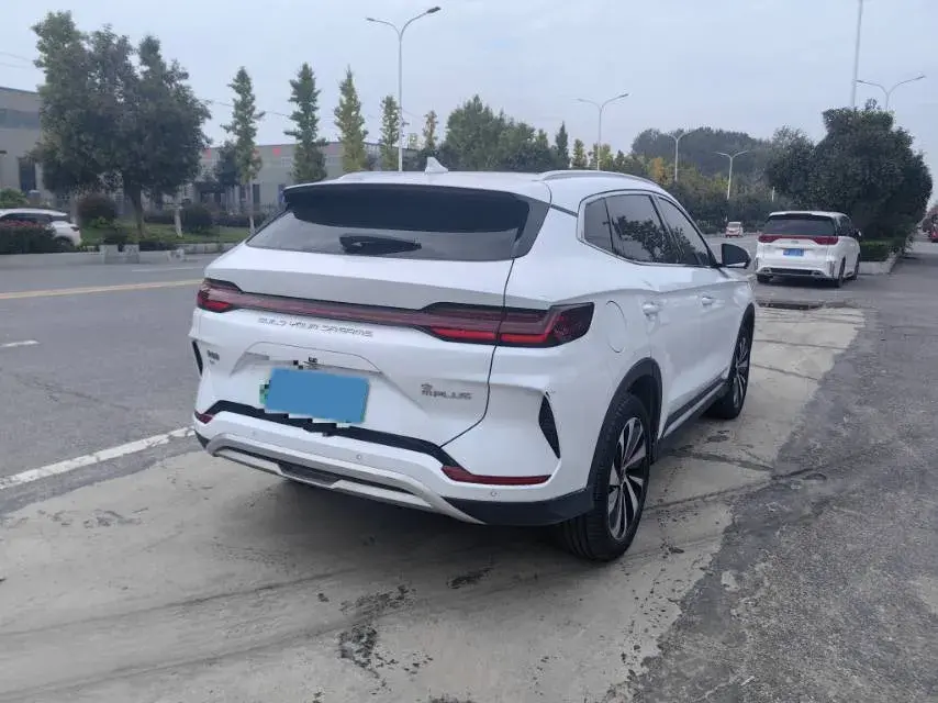 2023 BYD SONG thumbnail 4