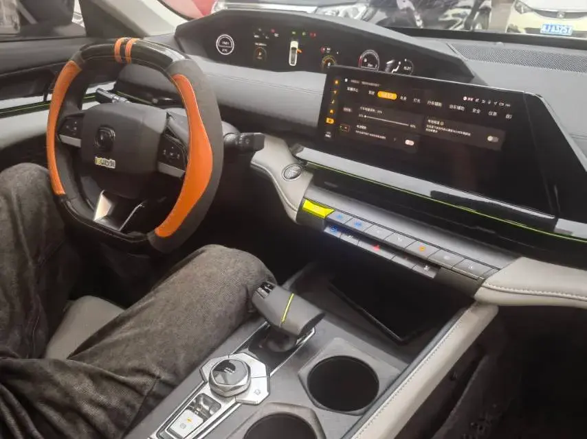 2023 CHANGAN UNI-V thumbnail 4