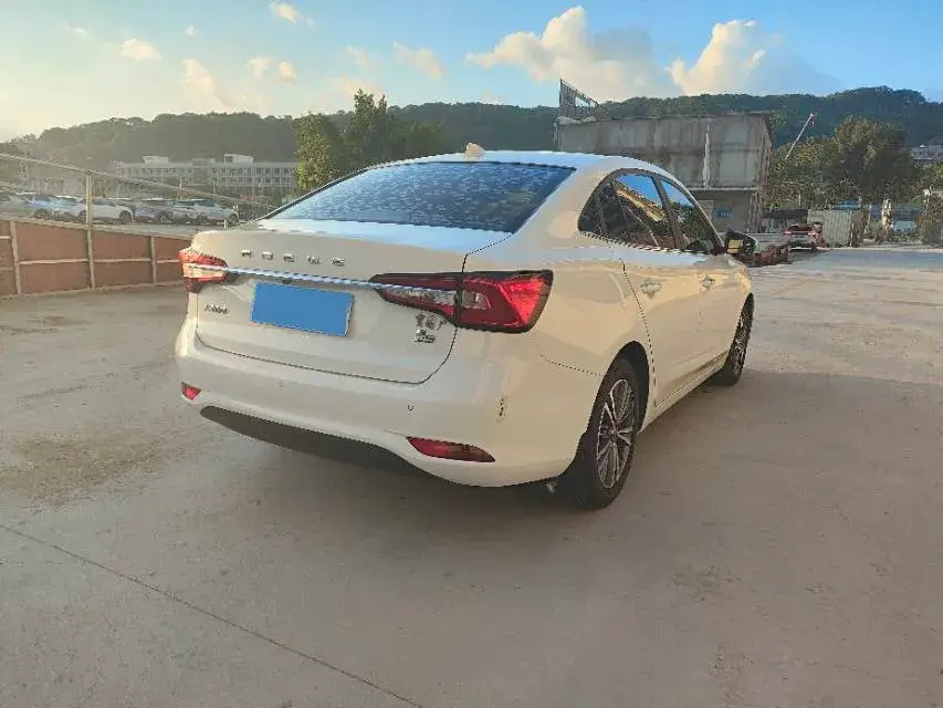 2019 ROEWE I5 thumbnail 3