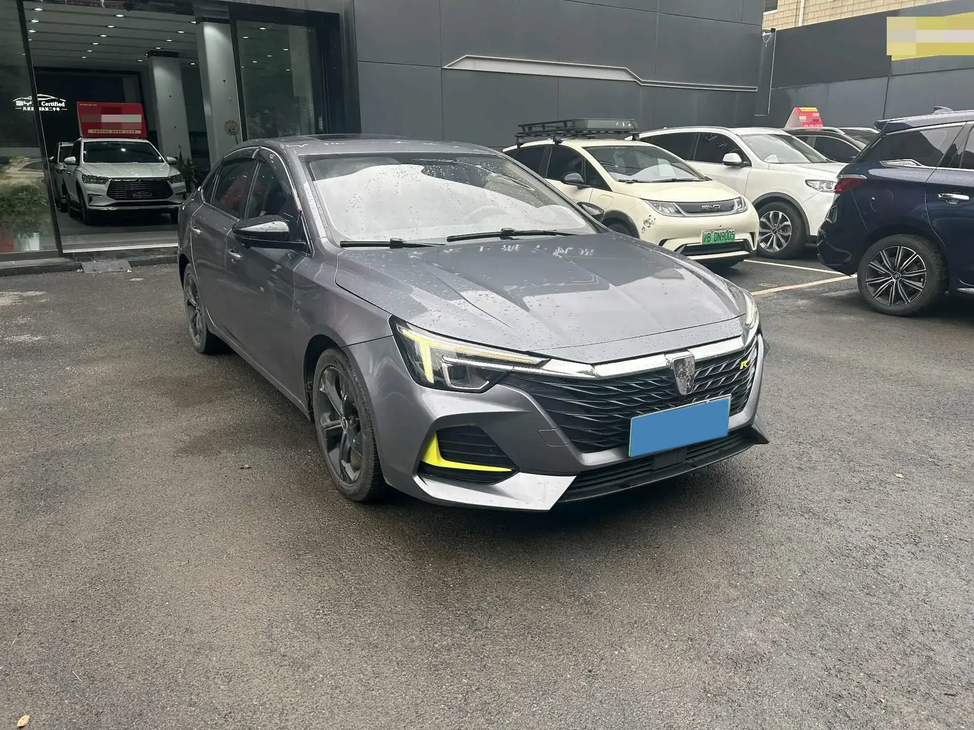 2020 ROEWE I6 thumbnail 3