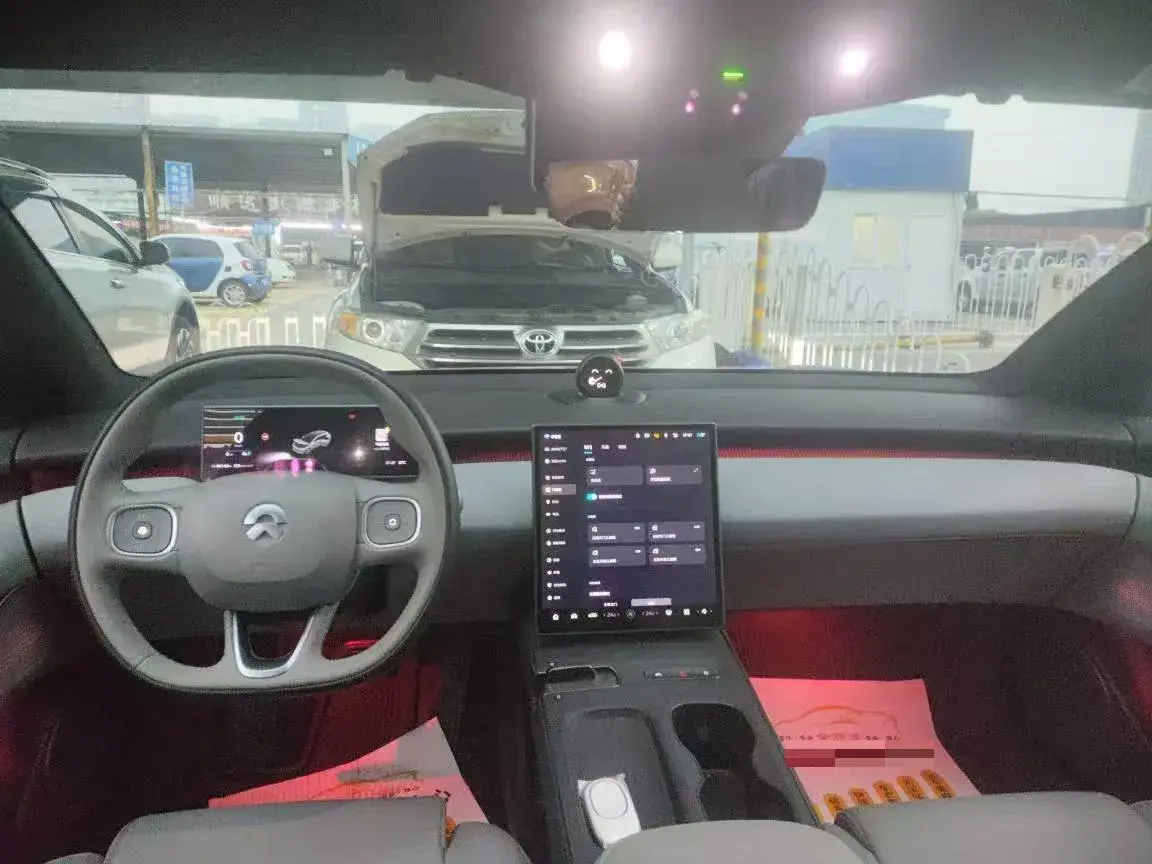 2024 NIO ET5T thumbnail 3