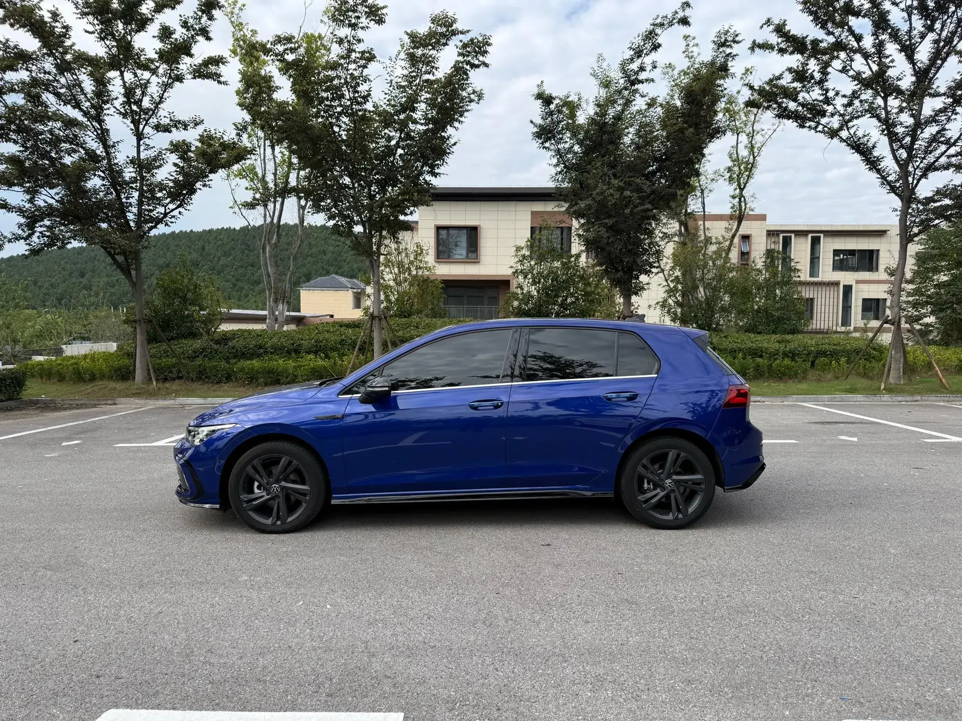 2021 VOLKSWAGEN GOLF thumbnail 4