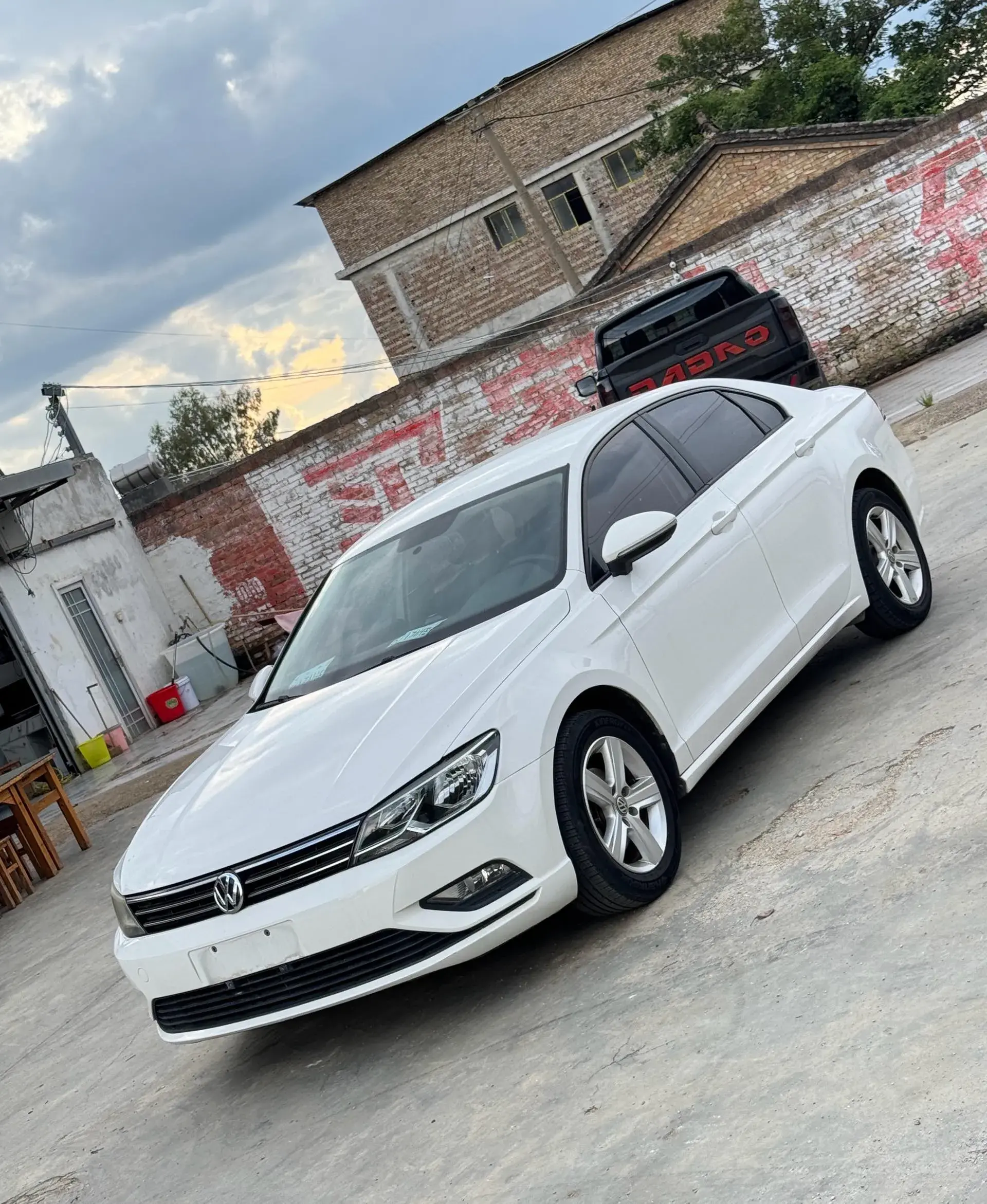 2018 VOLKSWAGEN LAMANDO view 1