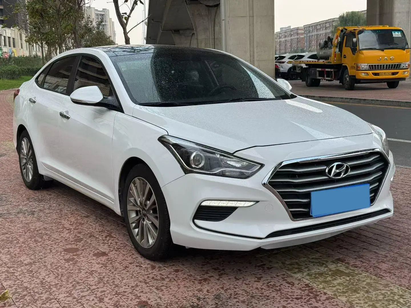 2017 HYUNDAI MISTRA thumbnail 3