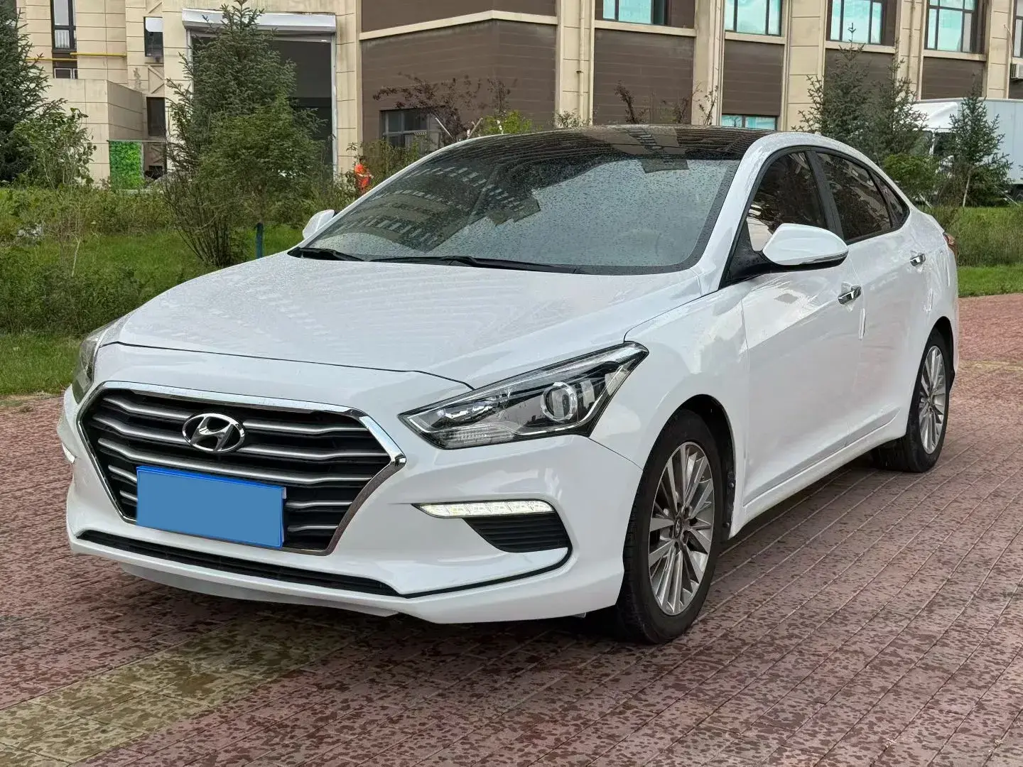 2017 HYUNDAI MISTRA view 1