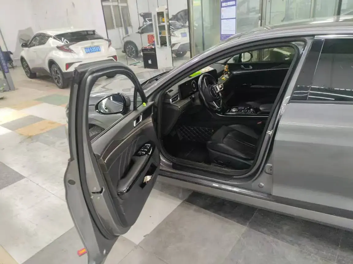 2021 KIA K5 thumbnail 3