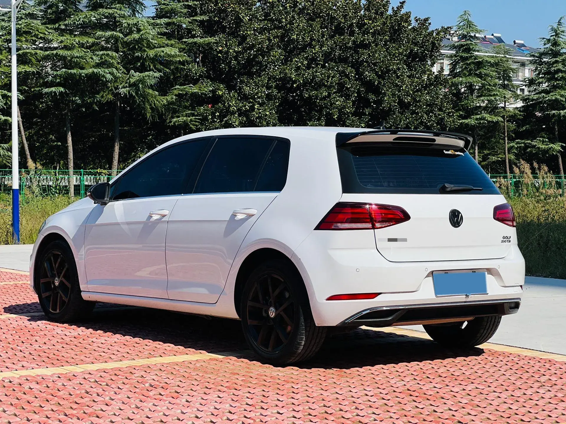 2020 VOLKSWAGEN GOLF thumbnail 4
