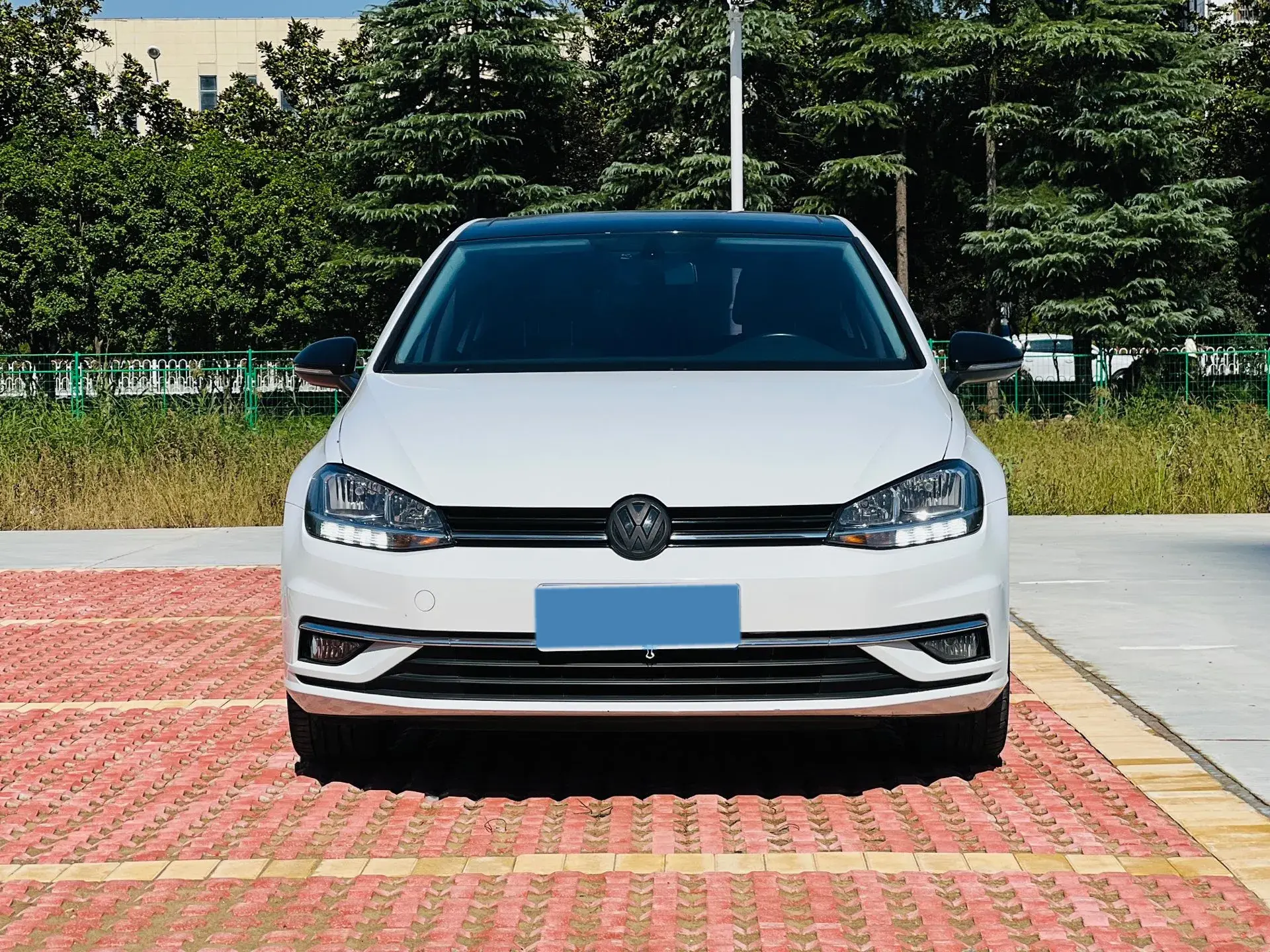 2020 VOLKSWAGEN GOLF thumbnail 3