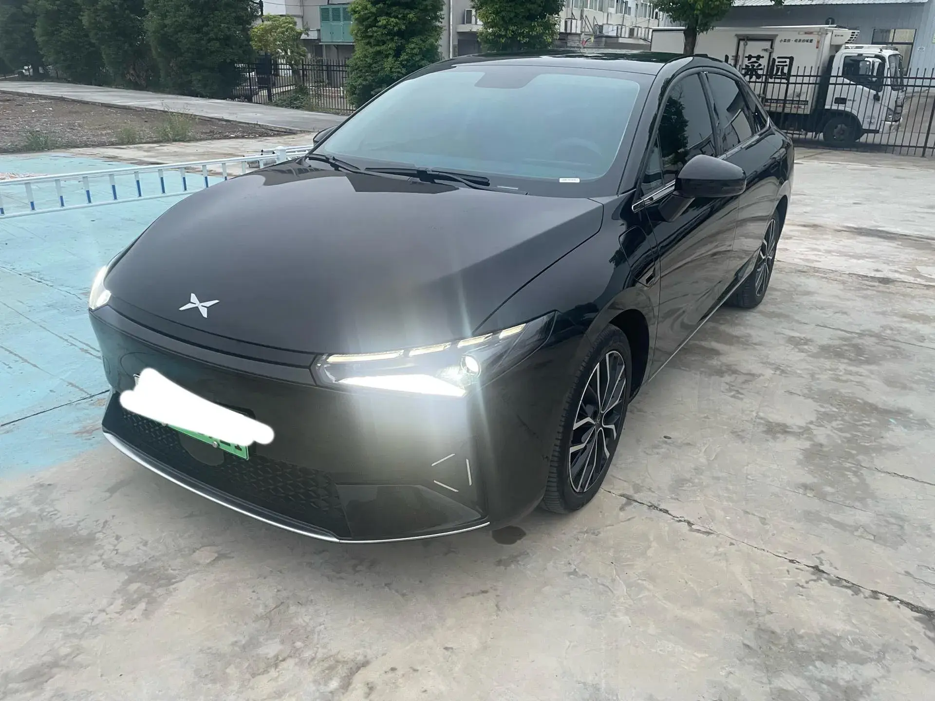 2022 XPENG P5 view 1