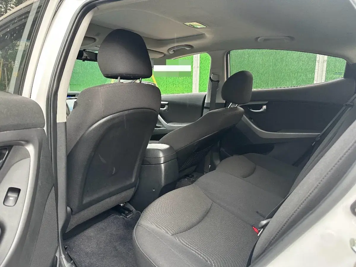 2016 HYUNDAI ELANTRA thumbnail 4