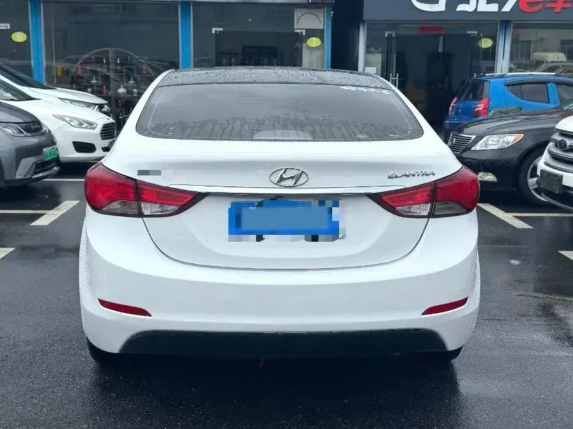 2016 HYUNDAI ELANTRA thumbnail 3