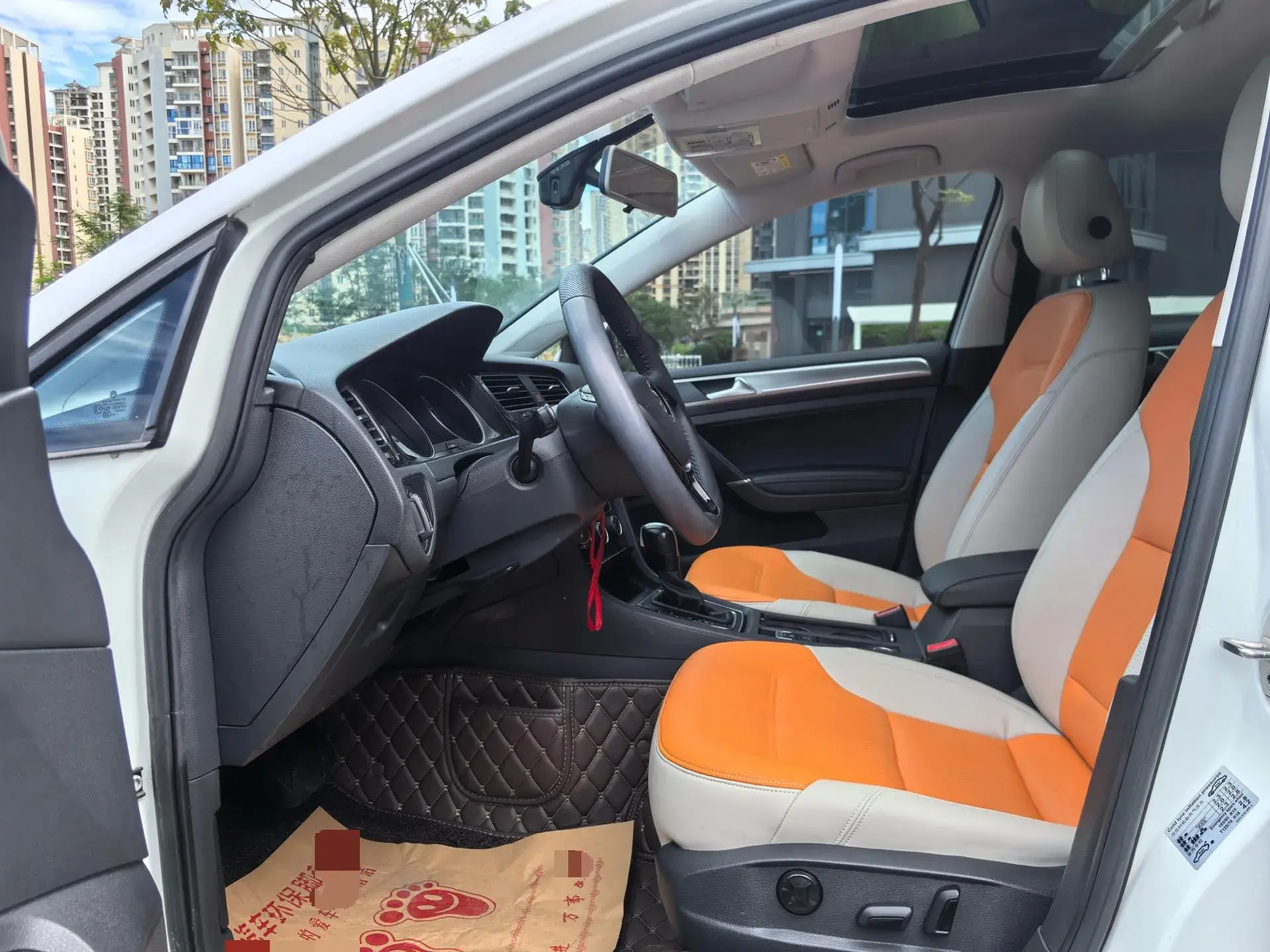 2019 VOLKSWAGEN GOLF thumbnail 4