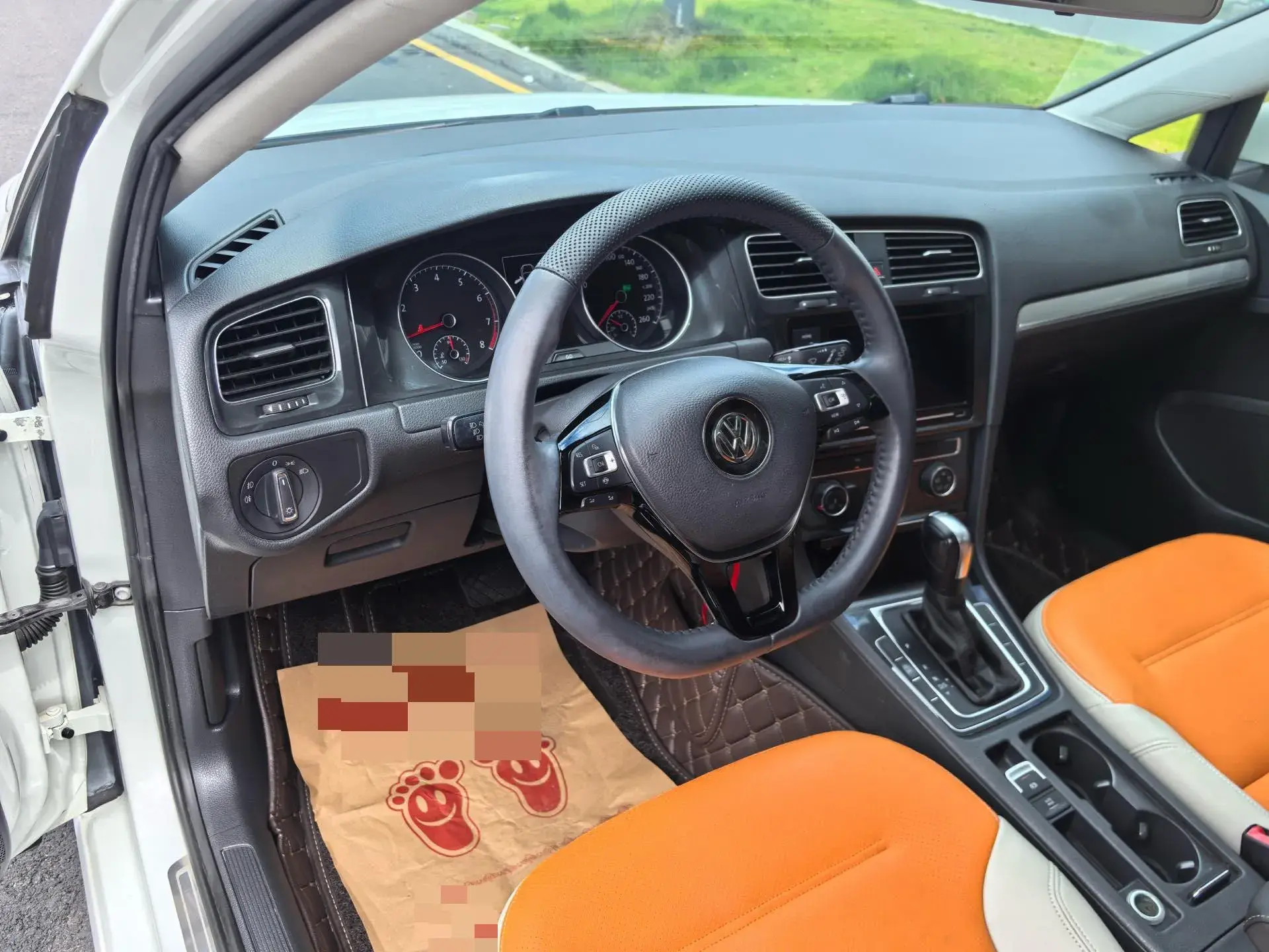 2019 VOLKSWAGEN GOLF thumbnail 3