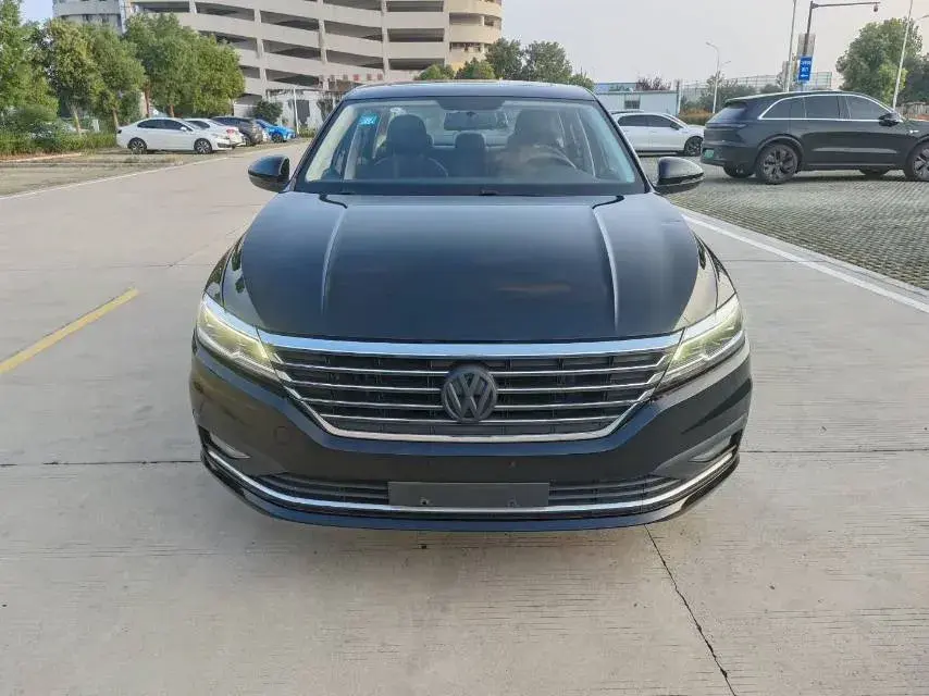 2019 VOLKSWAGEN LAVIDA thumbnail 2