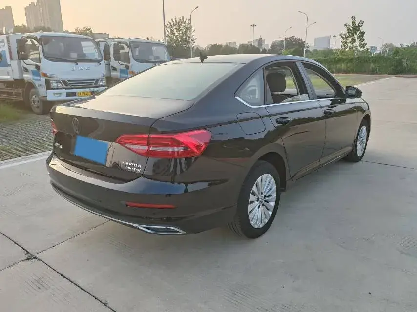 2019 VOLKSWAGEN LAVIDA thumbnail 4