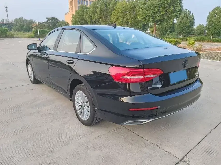 2019 VOLKSWAGEN LAVIDA thumbnail 3