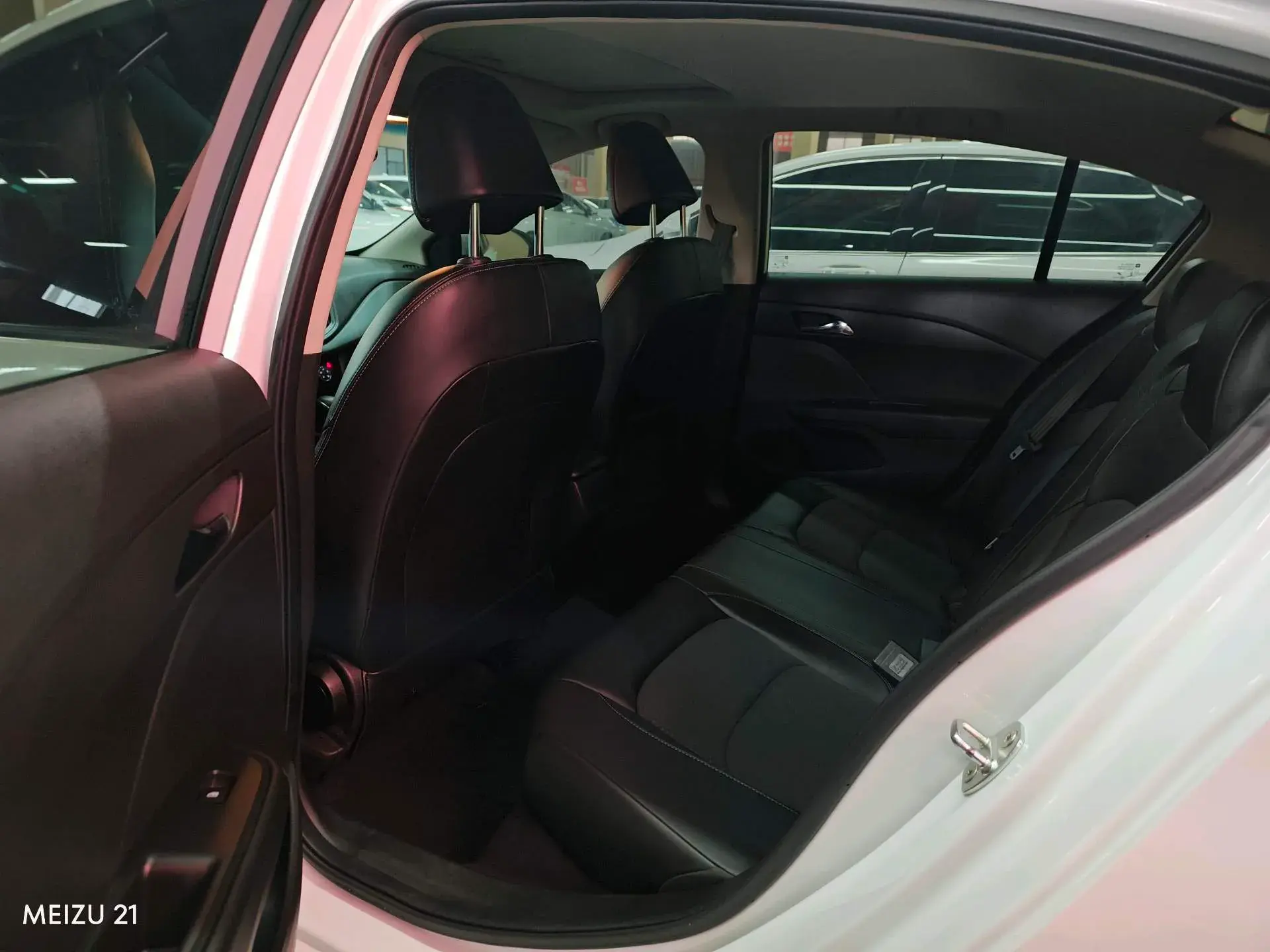 2019 CHEVROLET CAVALIER thumbnail 4