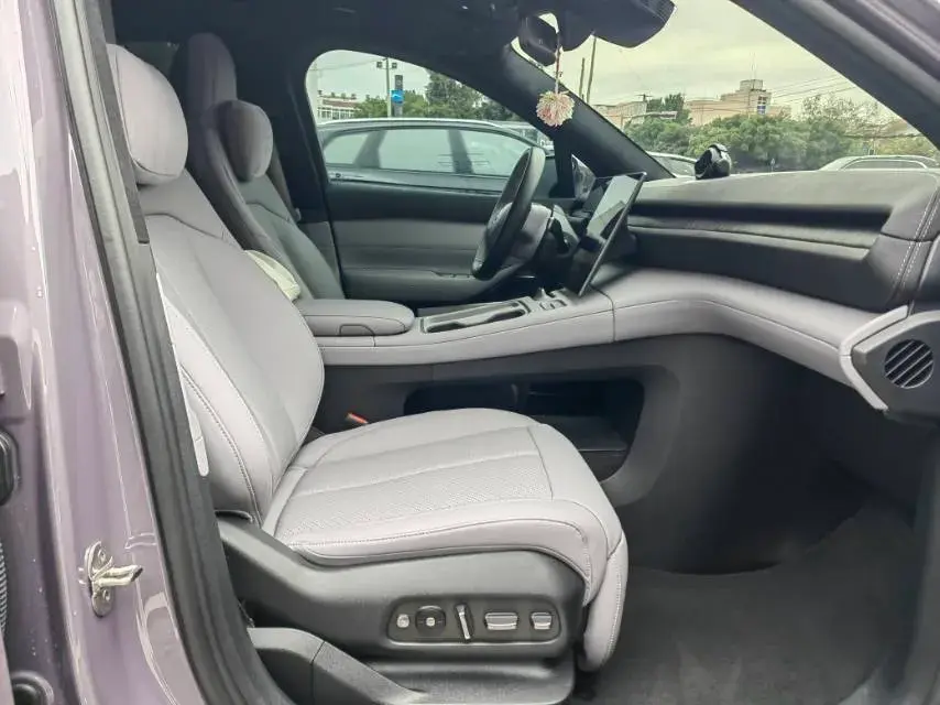 2023 NIO EC6 thumbnail 3