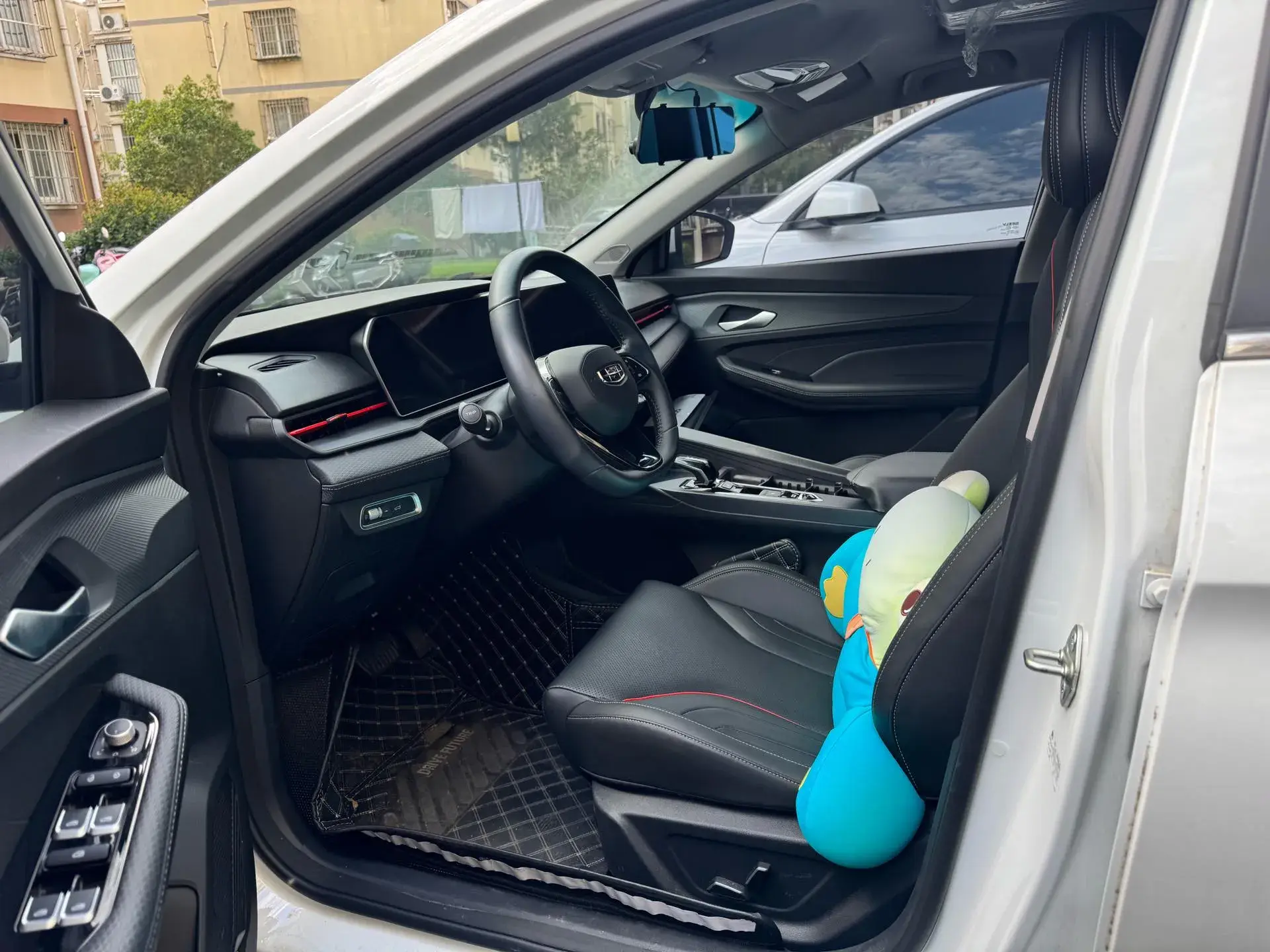 2022 GEELY BINRAY thumbnail 3