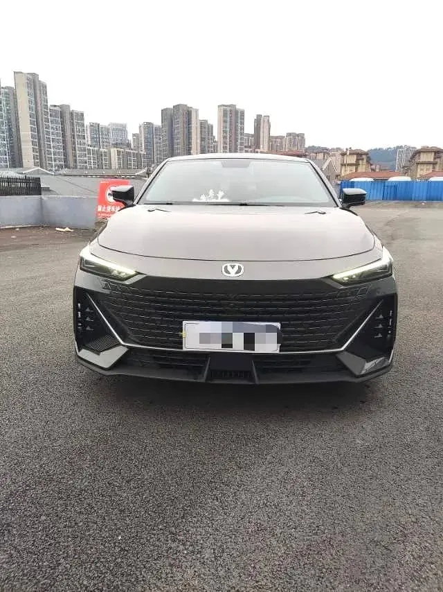 2023 CHANGAN UNI-V thumbnail 2