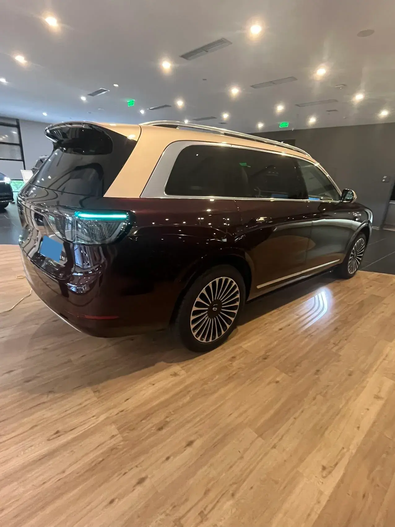 2025 AITO AITO thumbnail 4