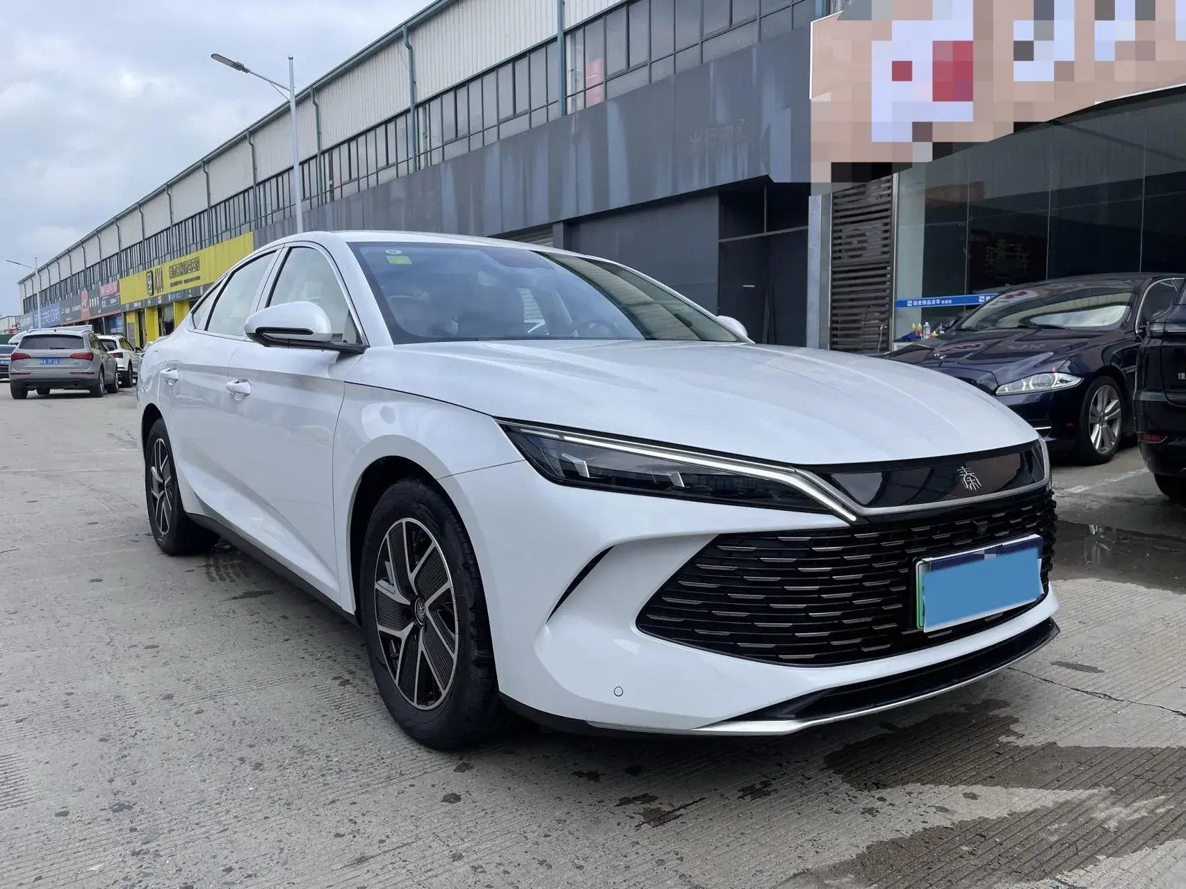 2024 BYD QINL thumbnail 3