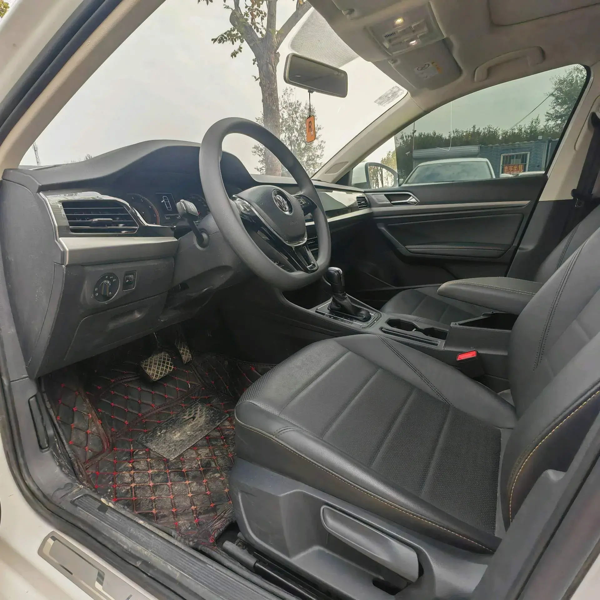 2019 VOLKSWAGEN LAVIDA thumbnail 4