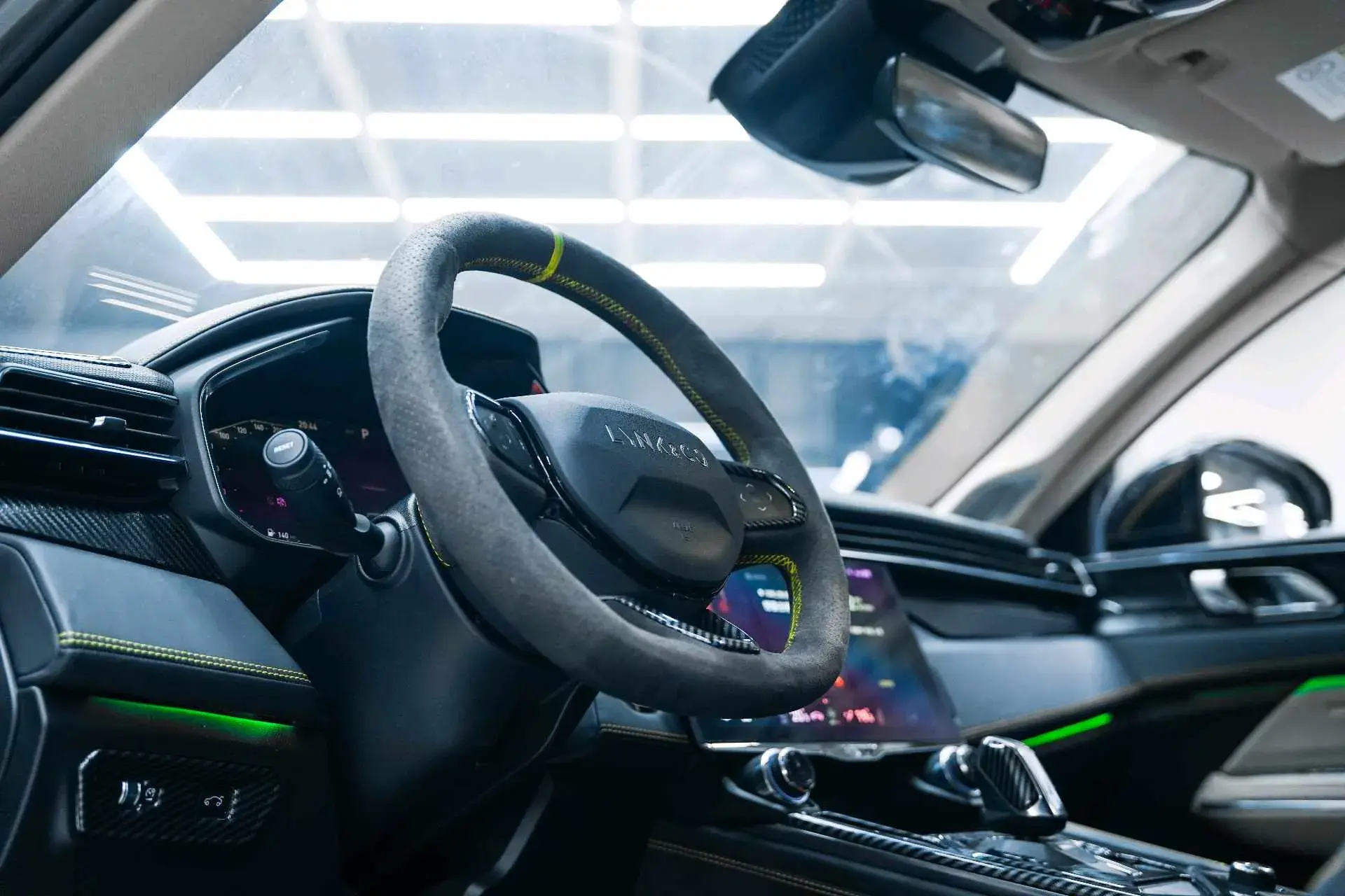 2020 LYNK&CO 05 thumbnail 4