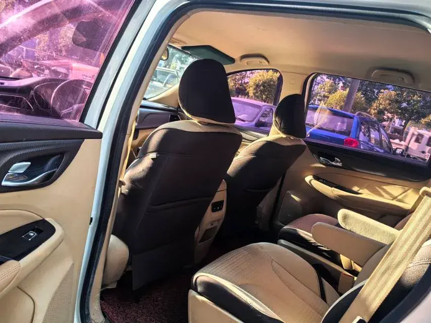 2017 BAOJUN 730 thumbnail 4