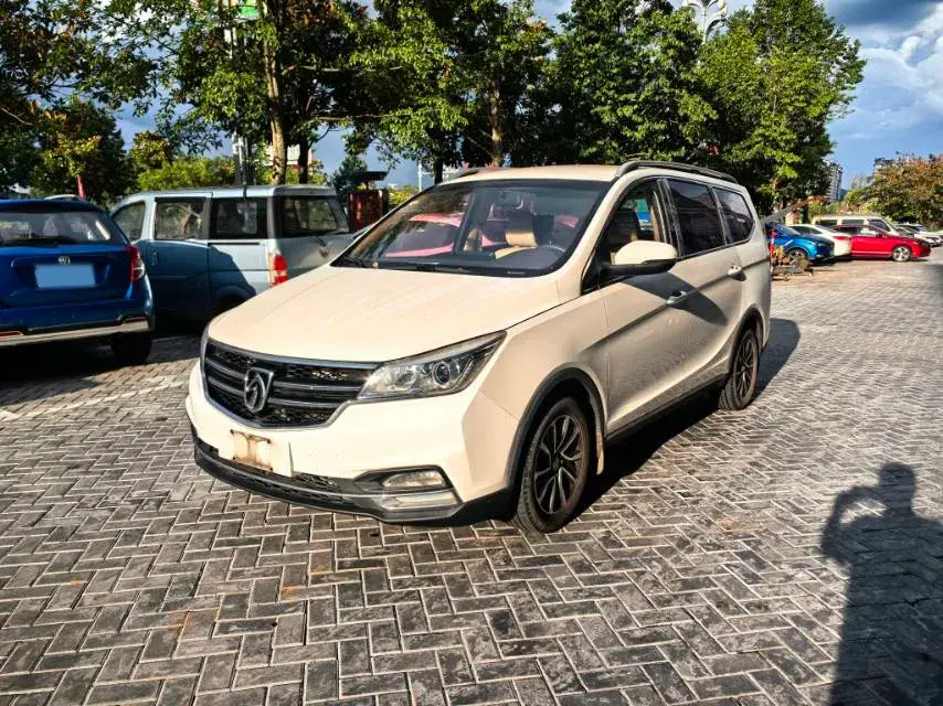 2017 BAOJUN 730 view 1