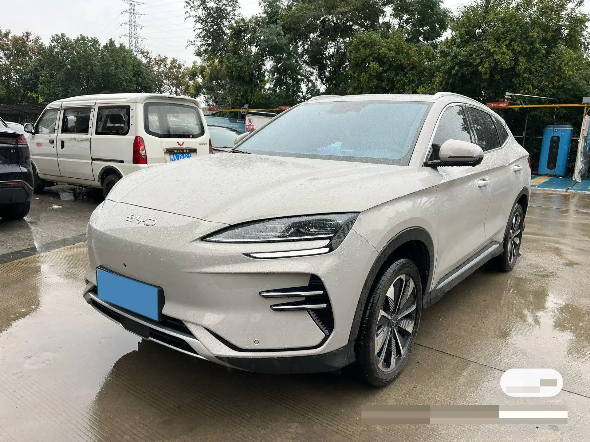2024 BYD SONG view 1