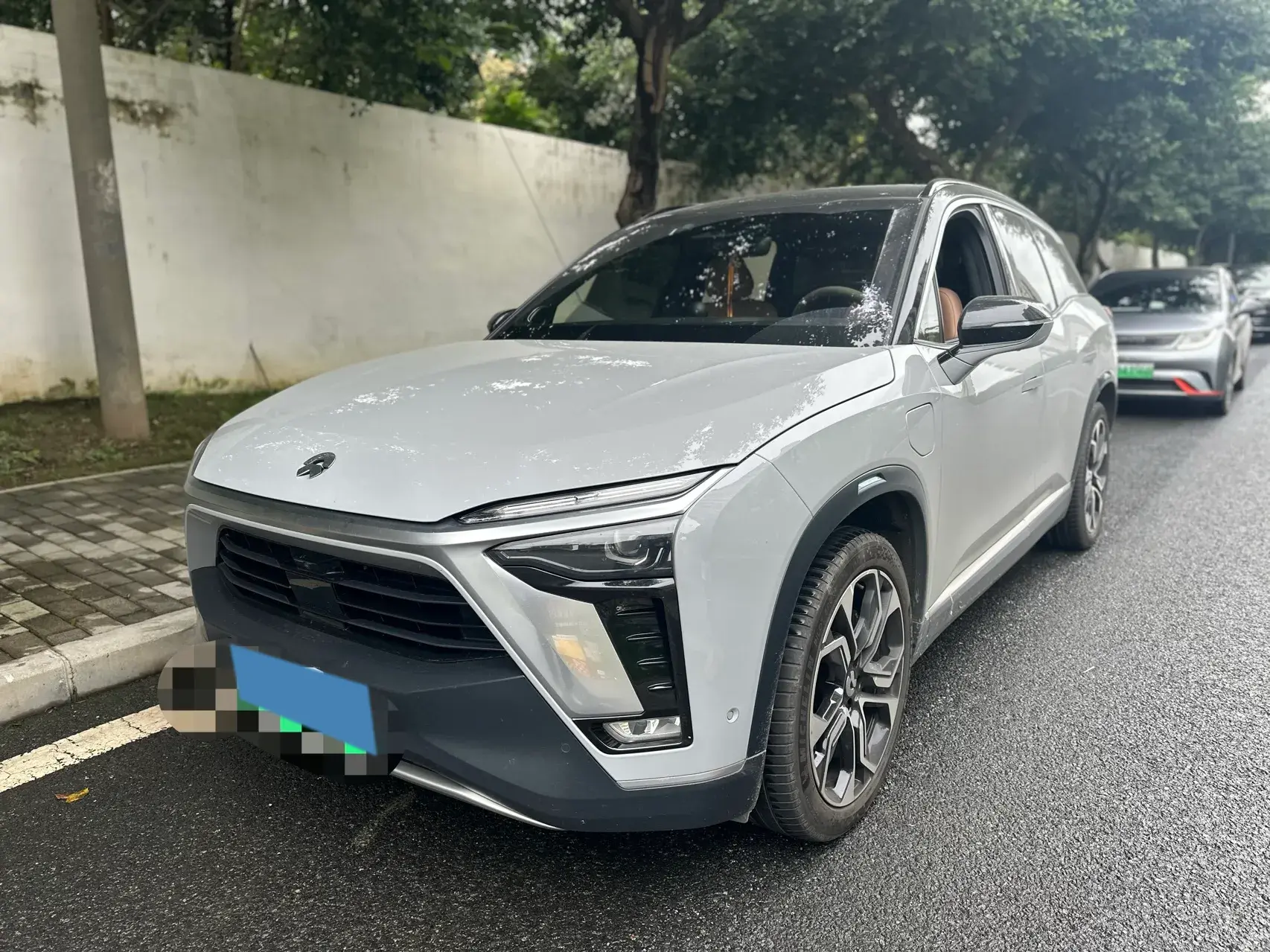 2020 NIO ES8 view 1