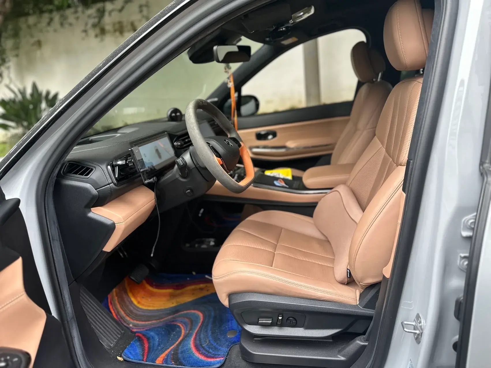 2020 NIO ES8 thumbnail 3