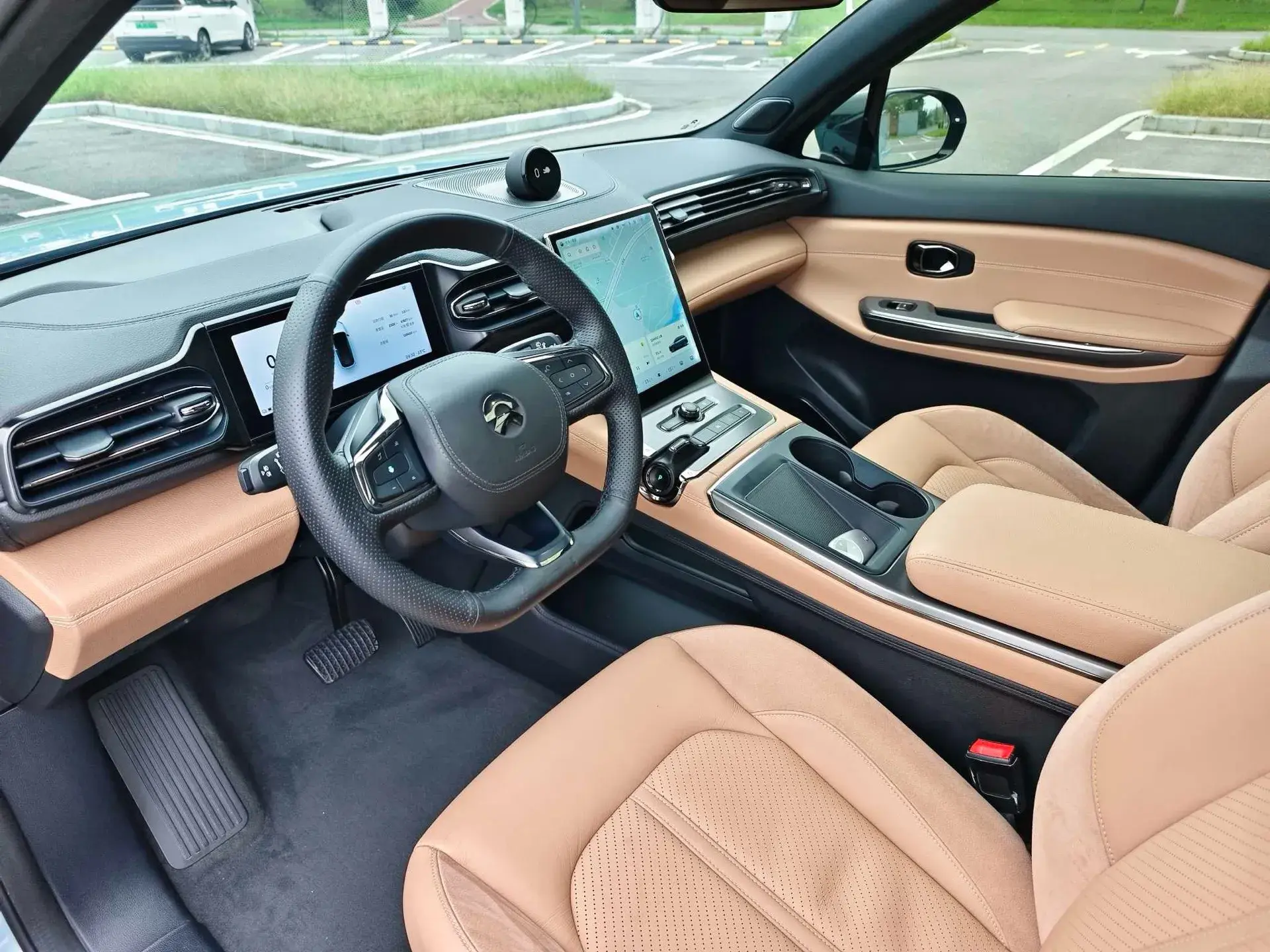 2019 NIO ES6 thumbnail 4