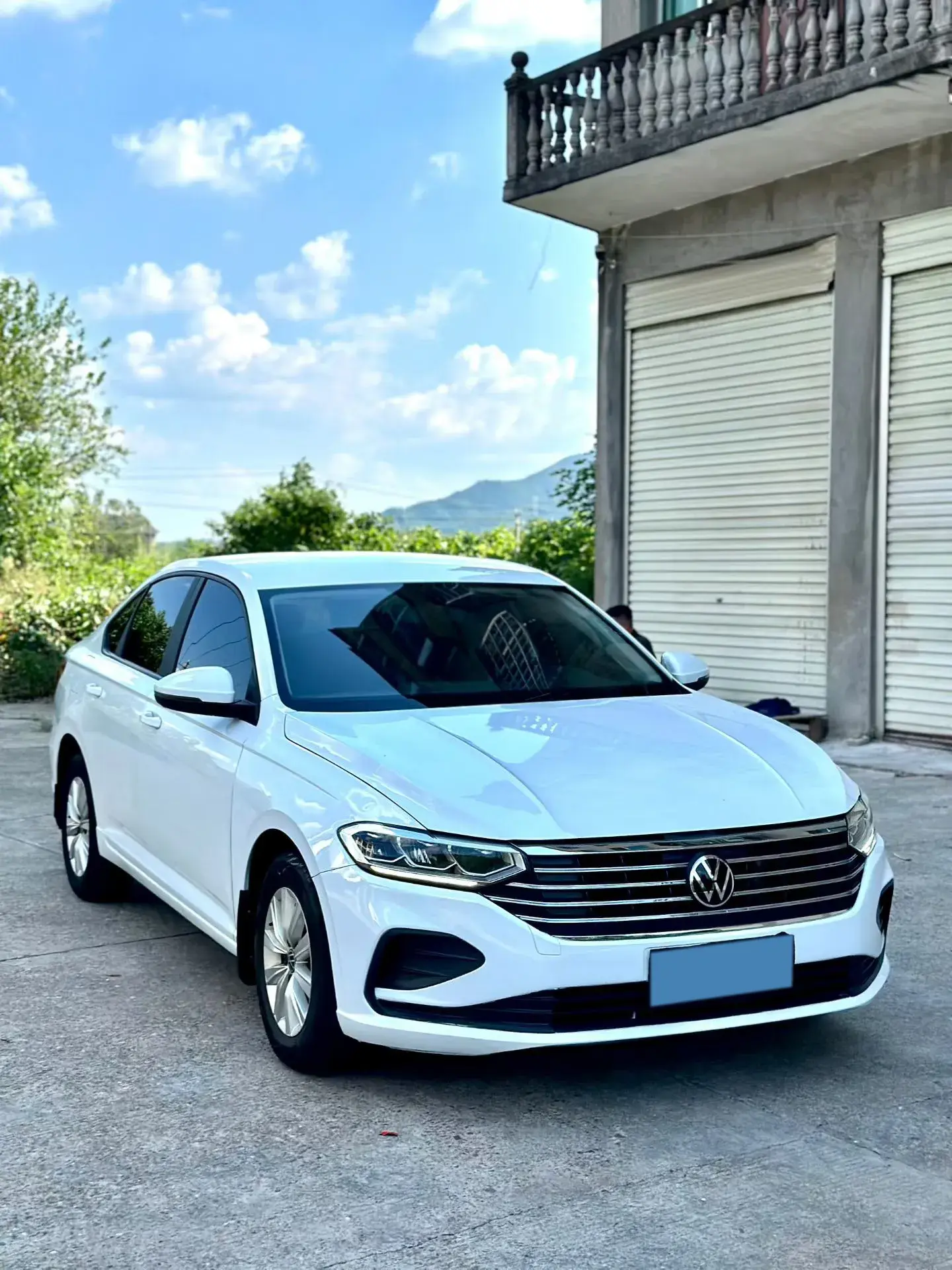 2023 VOLKSWAGEN LAVIDA thumbnail 3