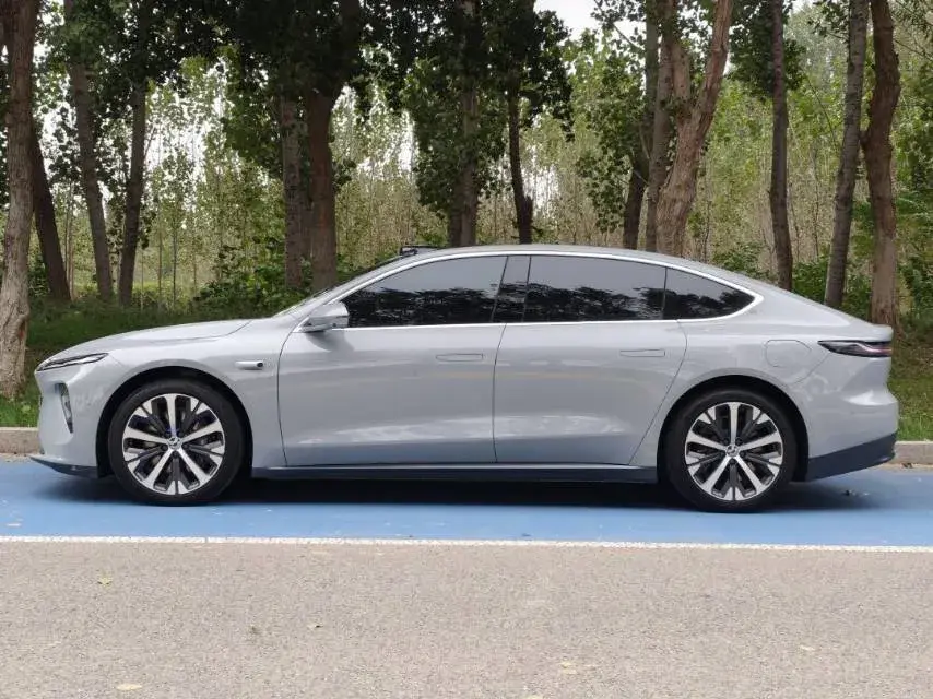 2021 VOLKSWAGEN ID.6 thumbnail 3