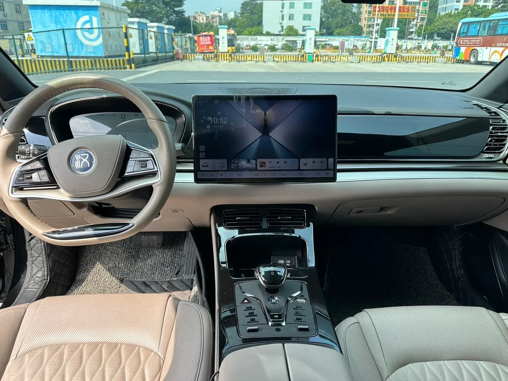 2024 BYD HAN thumbnail 4