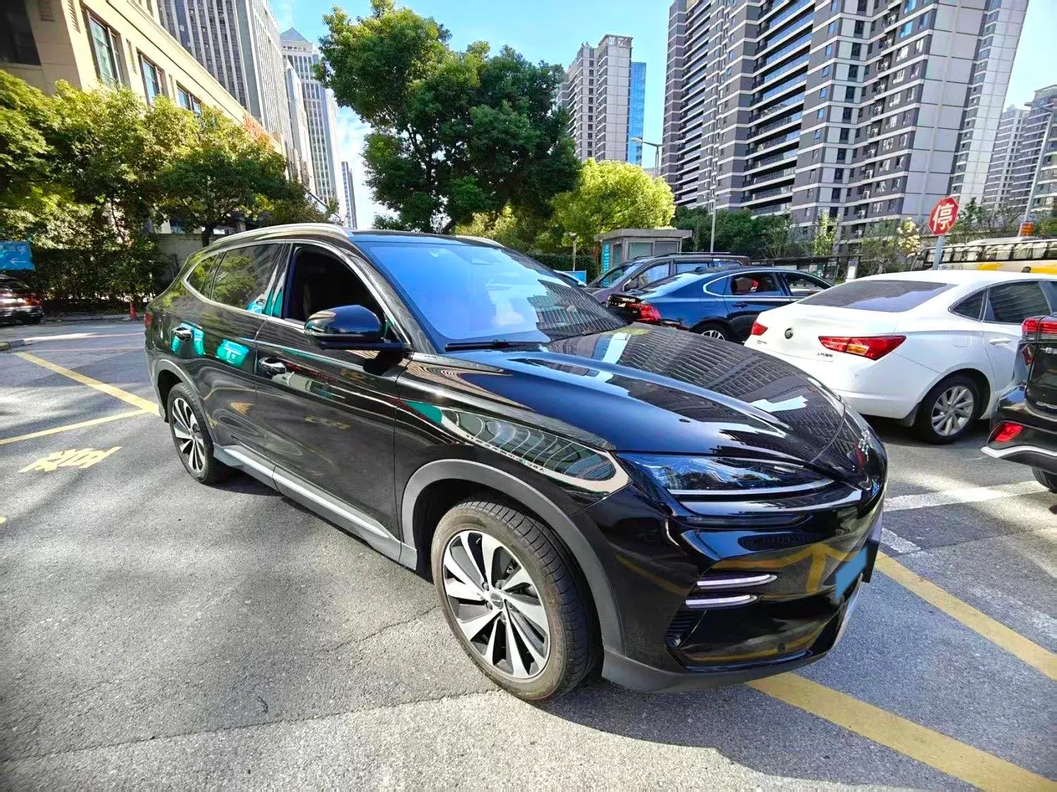 2023 BYD SONG thumbnail 3