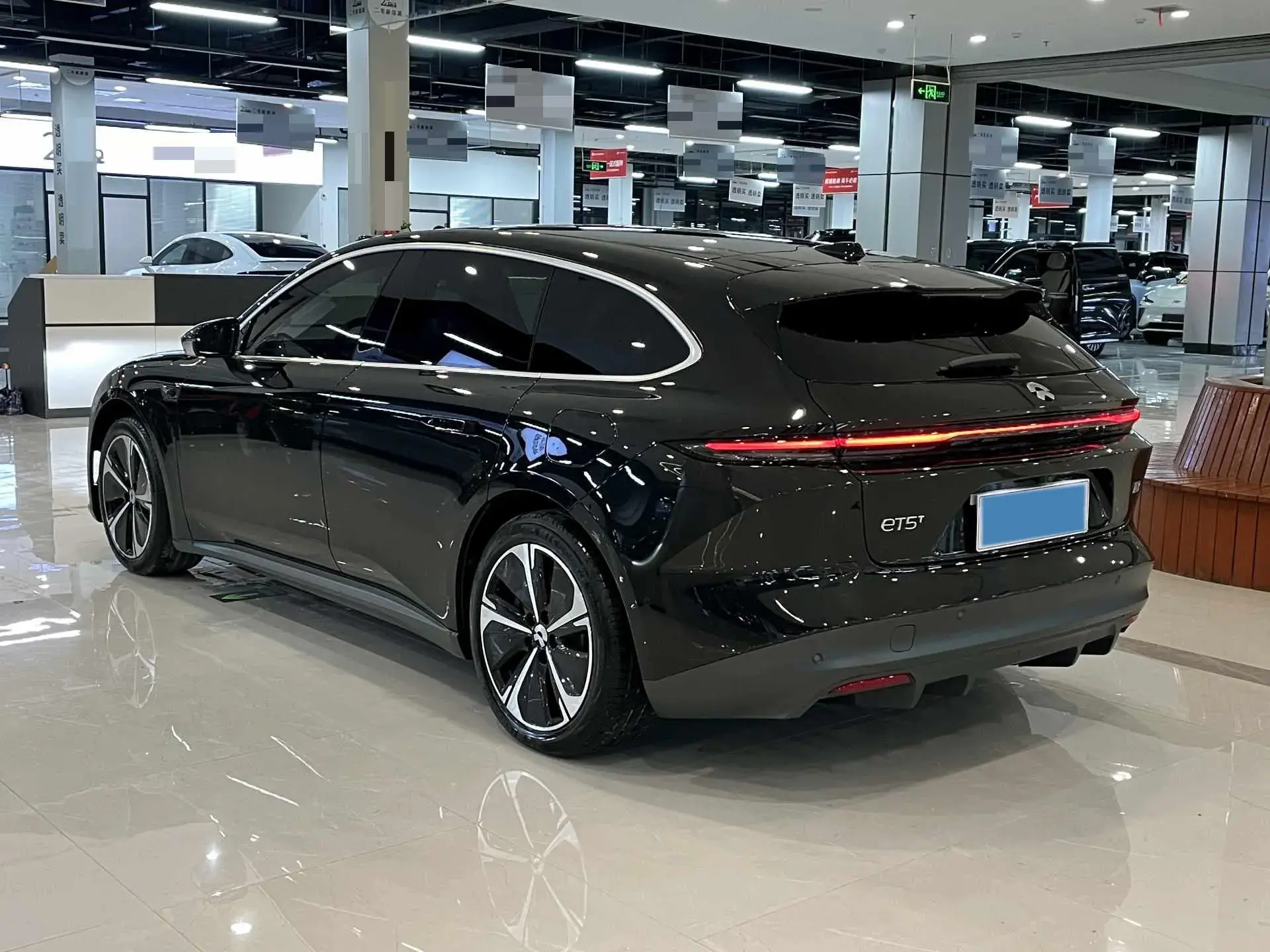 2024 NIO ET5 thumbnail 4