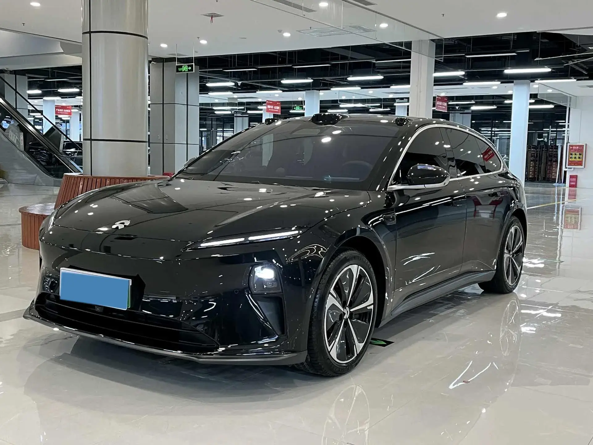 2024 NIO ET5 view 1