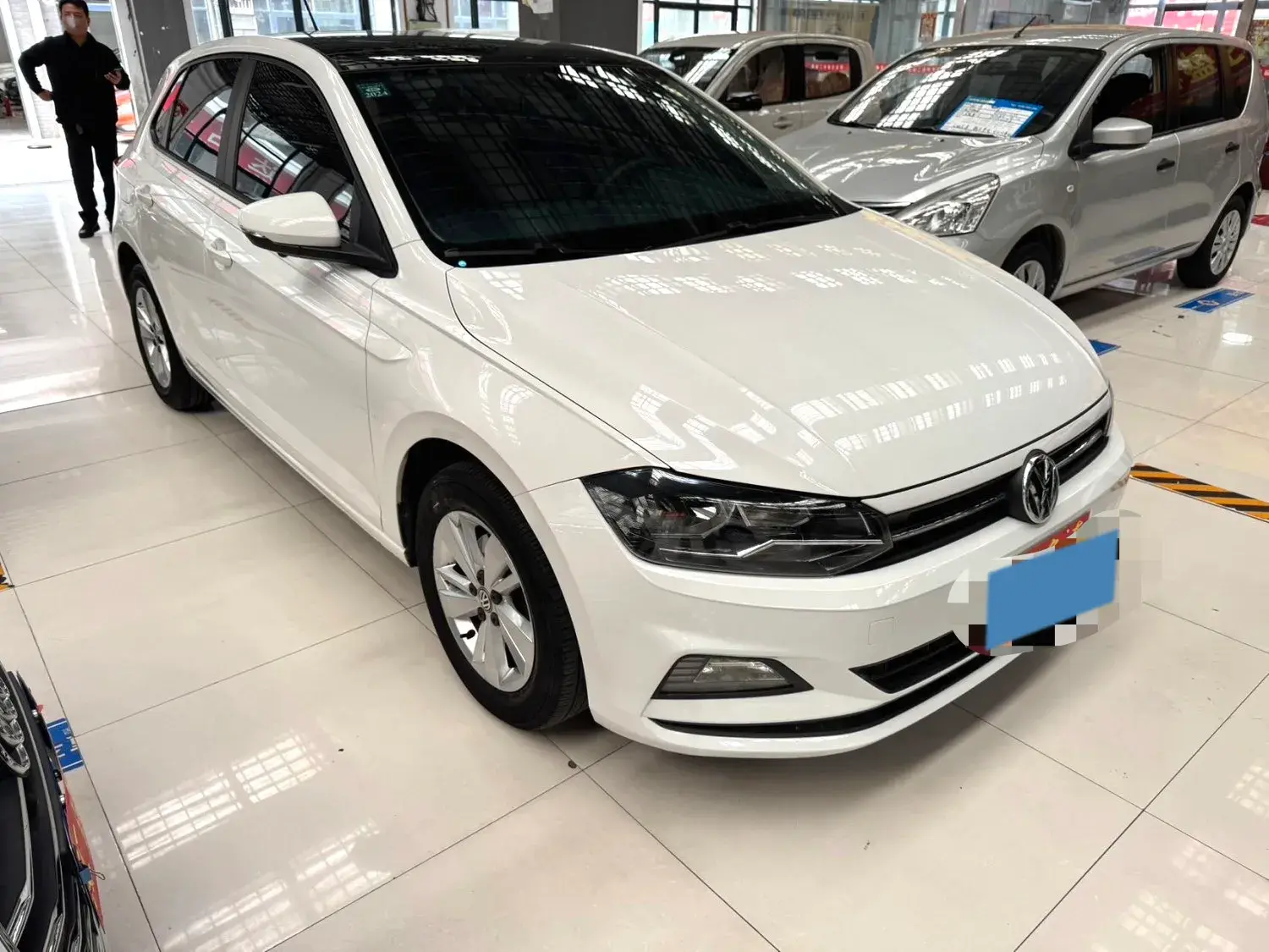 2019 VOLKSWAGEN POLO thumbnail 3