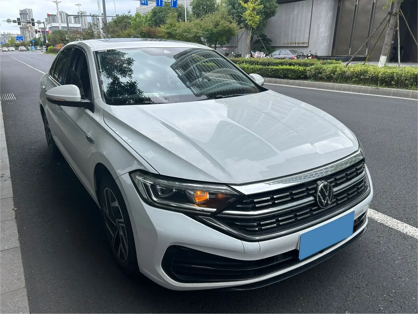 2023 VOLKSWAGEN SAGITAR thumbnail 2